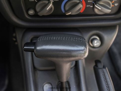Used 1996 Pontiac Firebird Trans Am RWD image 46