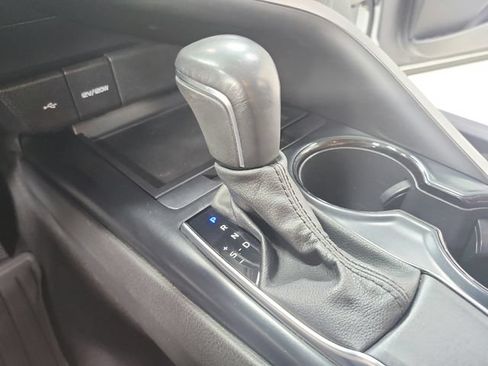 Used 2020 Toyota Camry SE FWD image 26