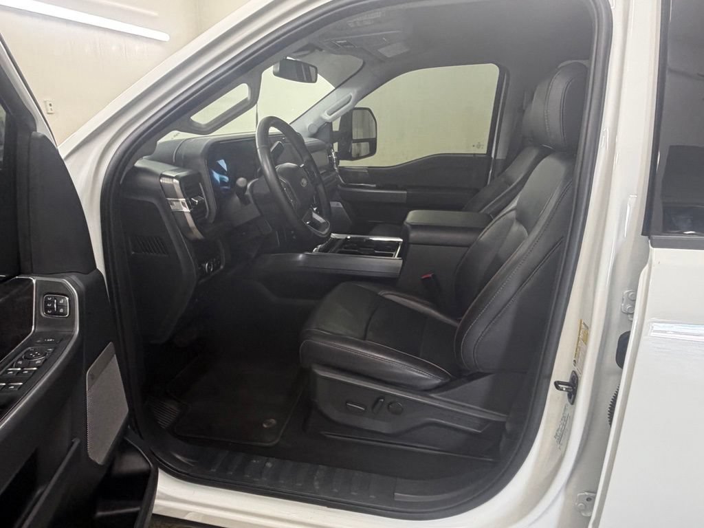 Used 2025 Ford F250 Lariat AWD/4WD image 8