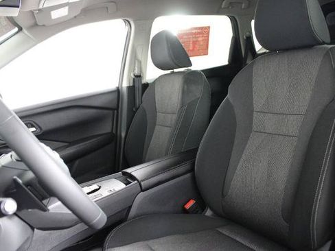 Certified 2025 Nissan Rogue SV FWD image 20