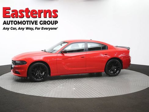 Used 2018 Dodge Charger SXT w/ Blacktop Package RWD image 57