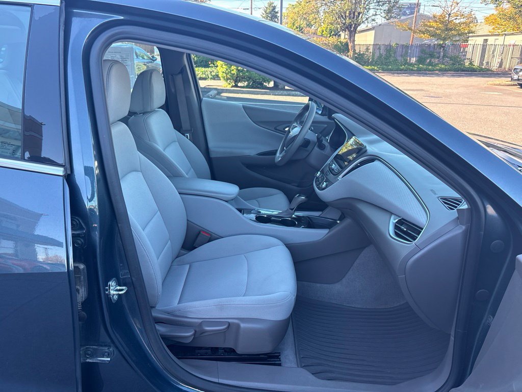 Used 2020 Chevrolet Malibu LS w/ Driver Confidence Package II FWD image 23