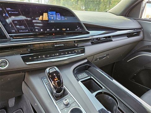 Certified 2024 Cadillac Escalade Sport w/ LPO, ONYX Package image 15