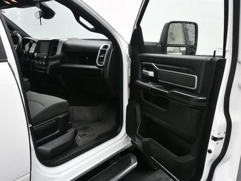 Used 2024 RAM 2500 Big Horn AWD/4WD image 12