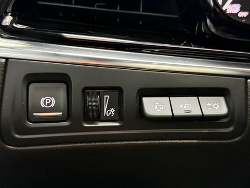 Used 2022 Cadillac XT6 Premium Luxury w/ Technology Package AWD/4WD image 26