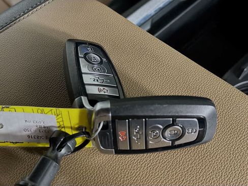Used 2023 Ford F350 Lariat w/ Chrome Package AWD/4WD image 22
