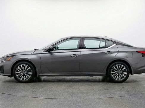 Used 2025 Nissan Altima 2.5 SV image 5