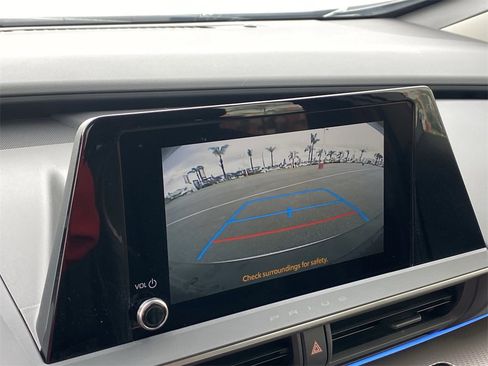 Used 2024 Toyota Prius XLE image 10