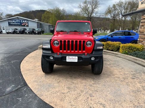 Used 2018 Jeep Wrangler Sport image 2