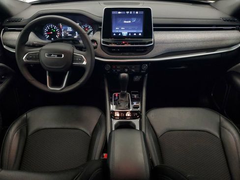 Used 2025 Jeep Compass Latitude image 13