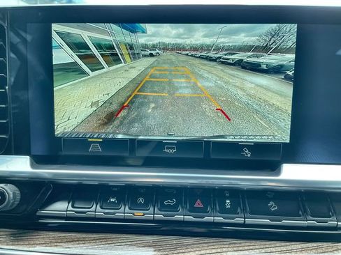 Used 2024 Chevrolet Silverado 1500 LT Trail Boss w/ Convenience Package II image 15