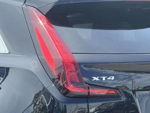 Used 2023 Cadillac XT4 Luxury w/ Cold Weather Package AWD/4WD image 10