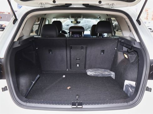 Certified 2022 Volkswagen Taos SE w/ Driver Assistance Package image 10