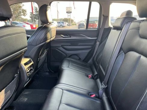 Used 2023 Jeep Grand Cherokee Limited RWD image 12