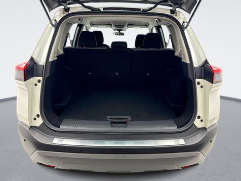 Used 2023 Nissan Rogue SV image 20