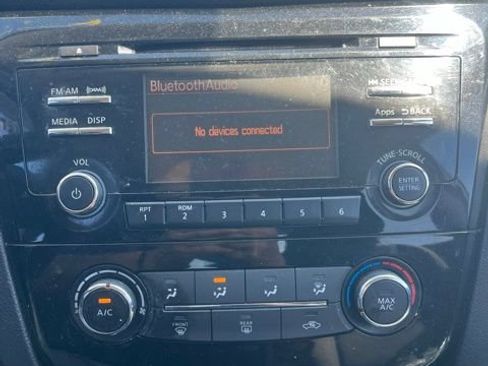 Used 2016 Nissan Rogue S AWD/4WD image 13