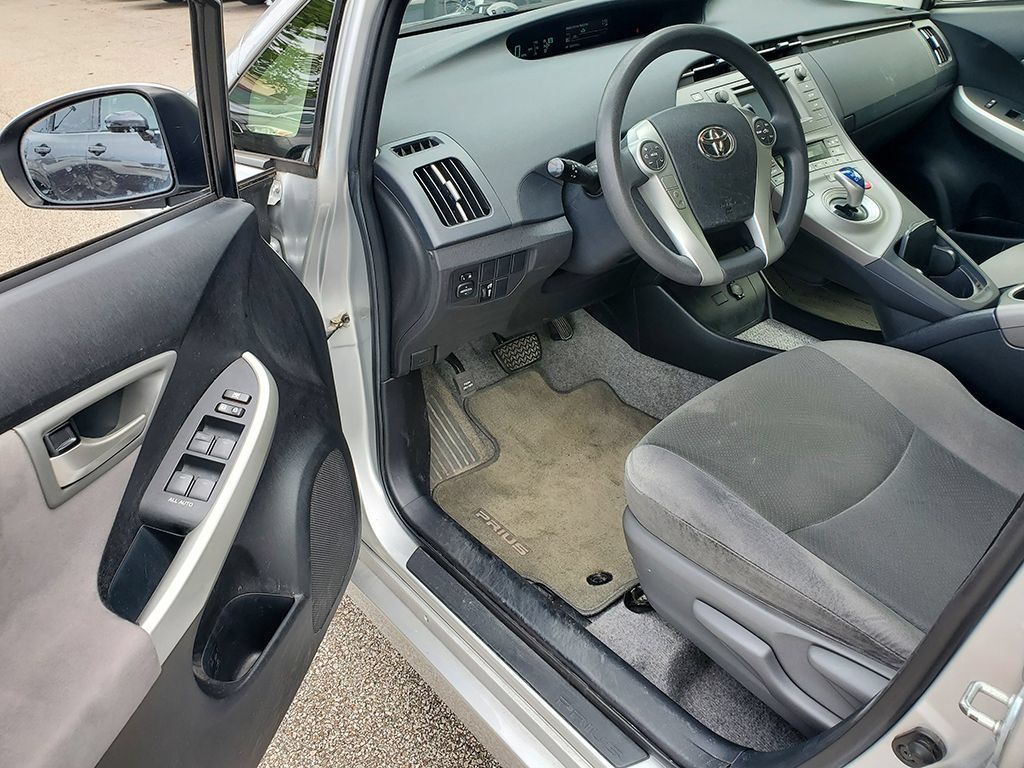 Used 2012 Toyota Prius Two FWD image 5