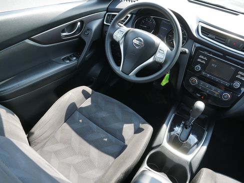 Used 2015 Nissan Rogue S AWD/4WD image 9