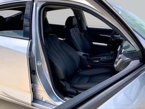 Used 2026 Acura Integra FWD image 9