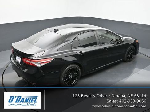 Used 2020 Toyota Camry SE FWD image 18