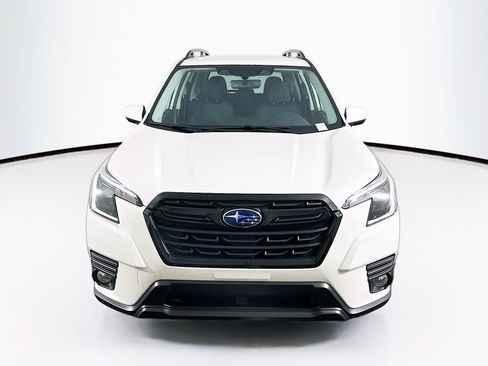 Used 2023 Subaru Forester Premium image 2