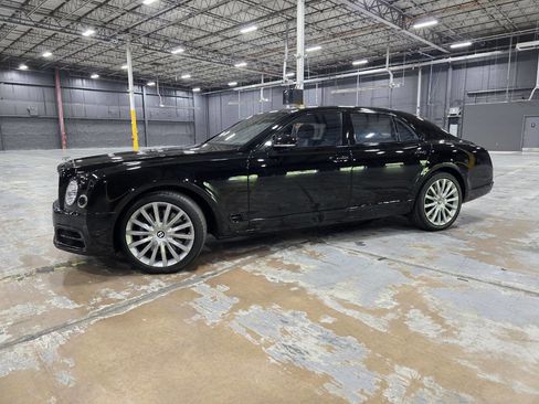 Used 2017 Bentley Mulsanne RWD image 3