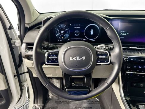 Used 2023 Kia Carnival SX Prestige FWD image 11