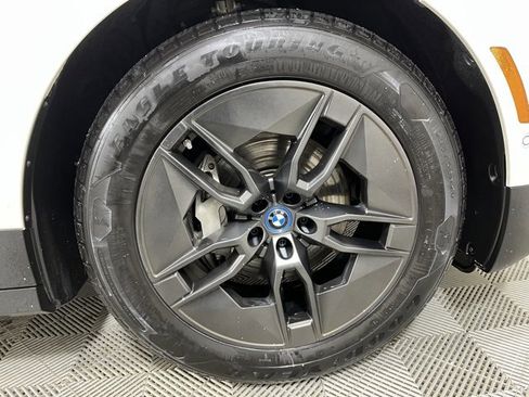 Used 2023 BMW iX xDrive50 w/ Premium Package image 24