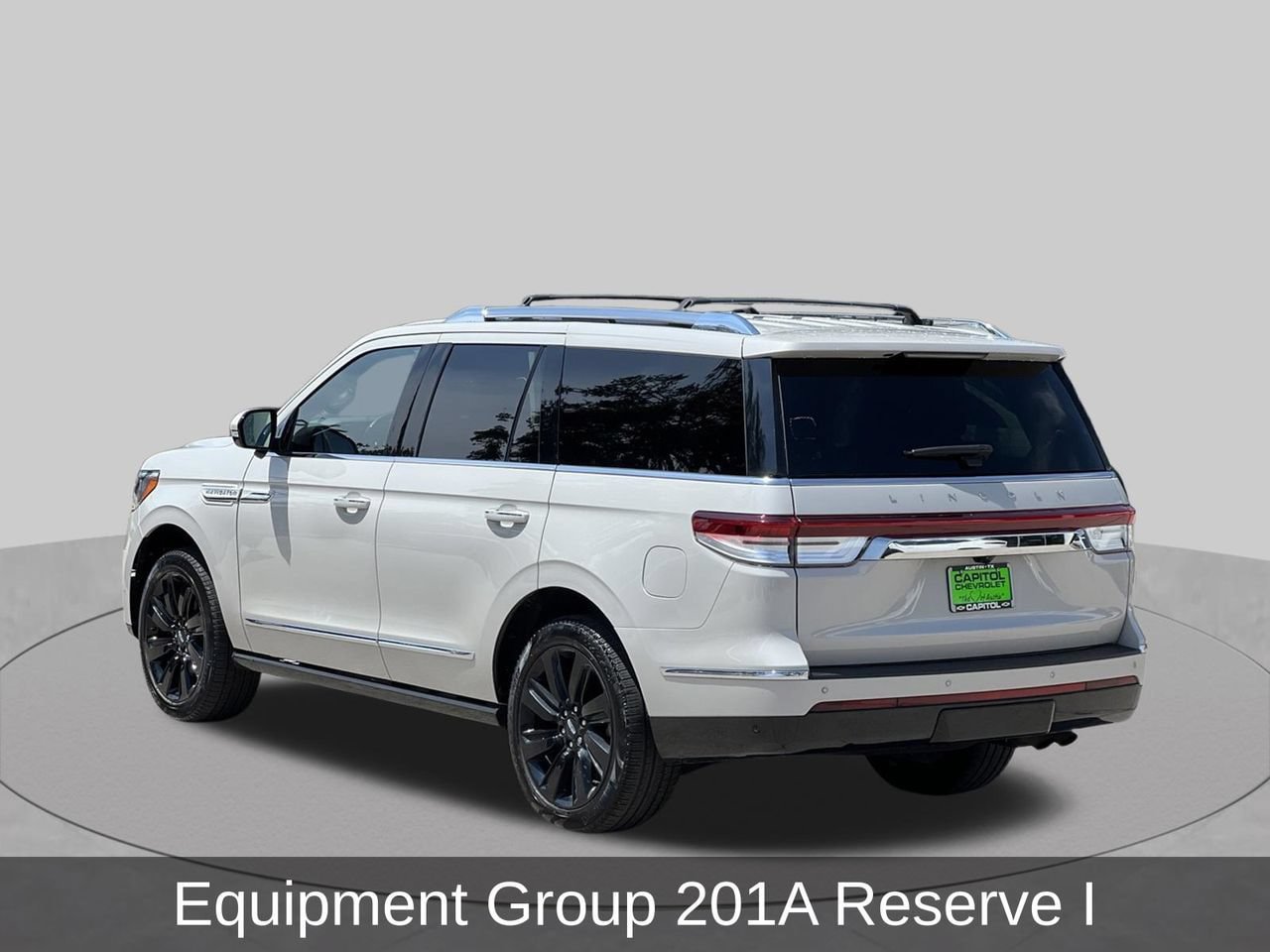 Used 2023 Lincoln Navigator Reserve AWD/4WD image 3