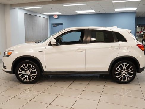 Used 2017 Mitsubishi Outlander Sport ES image 2