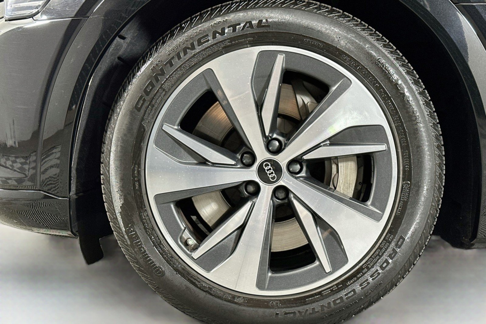 Used 2024 Audi Q8 e-tron Premium Plus AWD/4WD image 11