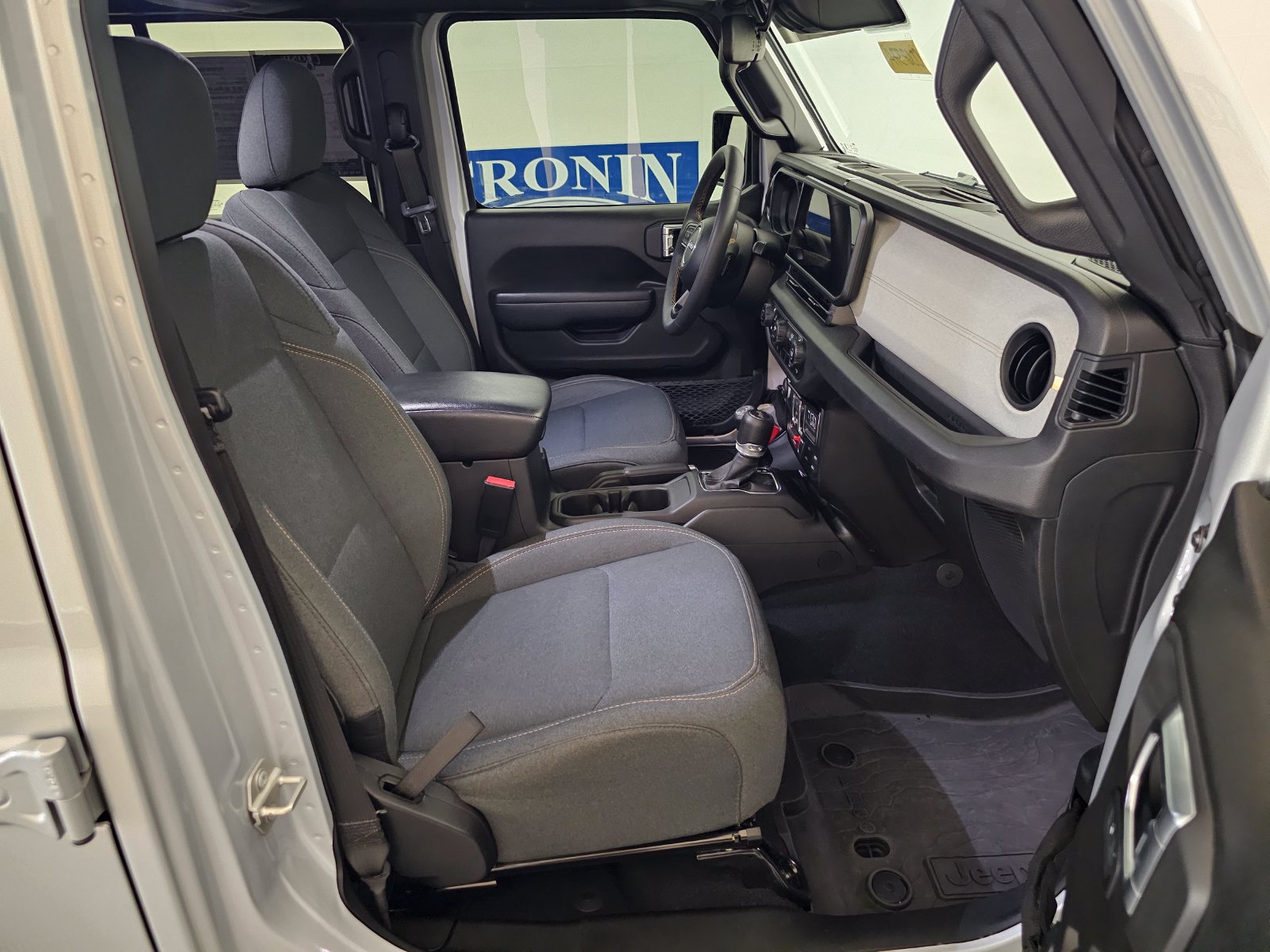 Used 2024 Jeep Wrangler Unlimited Sport AWD/4WD image 25