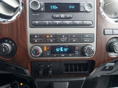 Used 2011 Ford F250 Lariat w/ Lariat Interior Pkg image 25