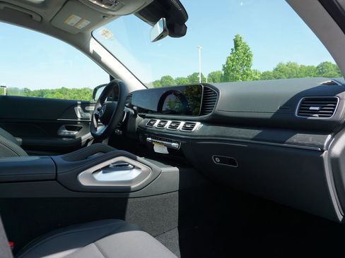 New 2026 Mercedes-Benz GLS 450 4MATIC image 50