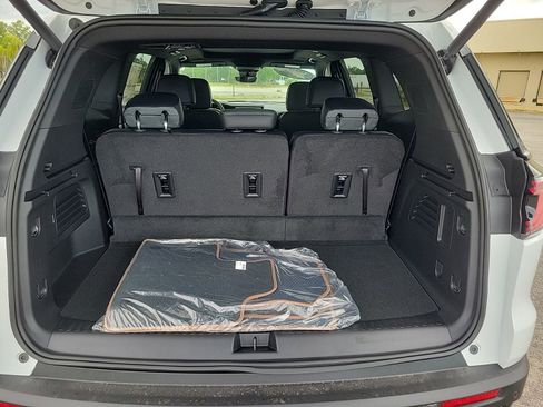 New 2026 GMC Acadia AT4 w/ Luxury Package AWD/4WD image 7