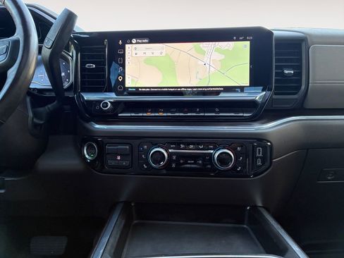 Used 2025 GMC Sierra 2500 SLT w/ SLT Premium Package image 11