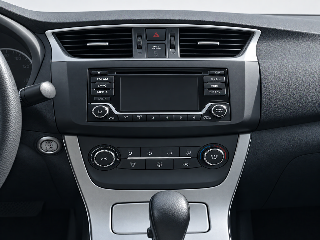 Used 2015 Nissan Sentra SV FWD image 16