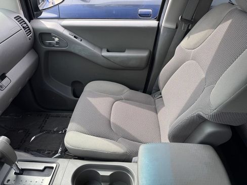 Used 2012 Nissan Frontier SV AWD/4WD image 21