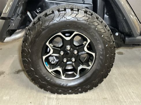 Used 2022 Jeep Wrangler Unlimited Rubicon 4xe w/ Cold Weather Group image 8