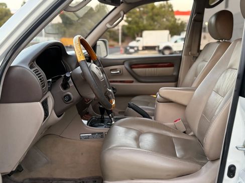 Used 2002 Lexus LX 470 4WD image 30
