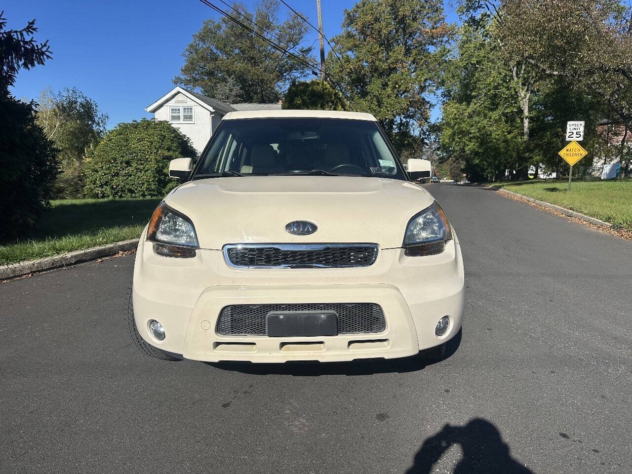 Used 2011 Kia Soul ! FWD image 3