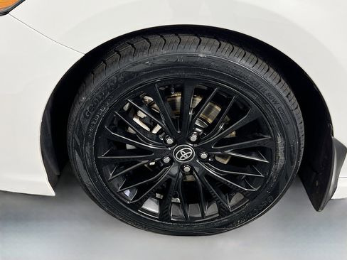 Certified 2020 Toyota Camry SE w/ Carpet Mat Package AWD/4WD image 27