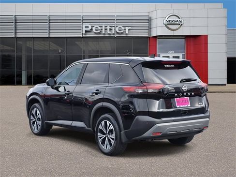 Used 2023 Nissan Rogue SV image 4