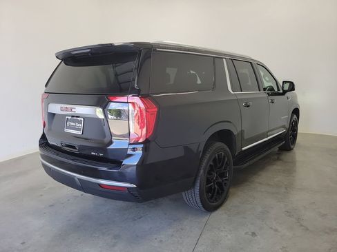 Used 2023 GMC Yukon XL SLT w/ SLT Premium Package AWD/4WD image 5