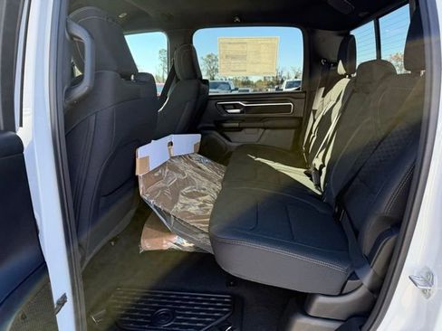New 2026 RAM 1500 4x4 Crew Cab image 15