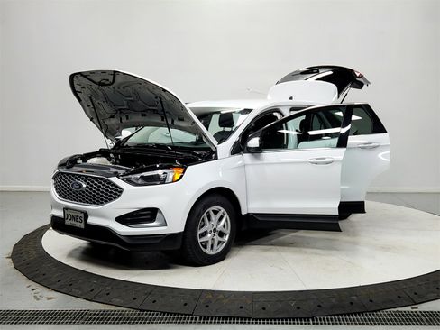 Used 2024 Ford Edge SEL image 13