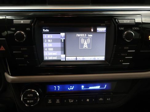 Used 2015 Toyota Corolla LE image 26