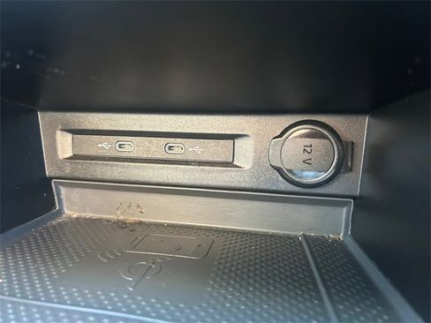 Used 2022 Volkswagen Tiguan SE image 26