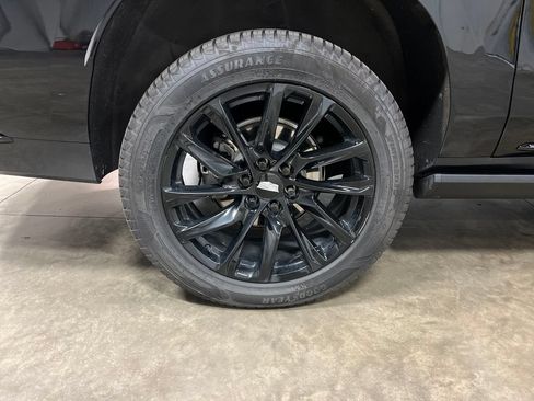 Certified 2024 Cadillac Escalade ESV Sport w/ LPO, ONYX Package AWD/4WD image 9