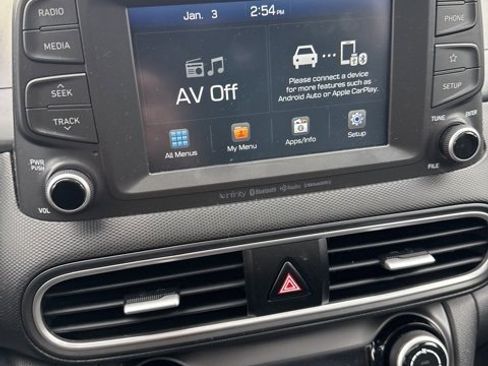 Used 2020 Hyundai Kona Limited image 6